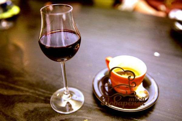 Как подобрать низкокалорийные закуски к вину