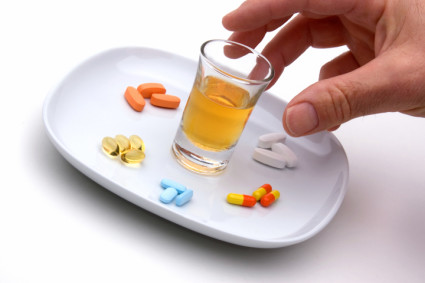 Следует избегать употребления алкогольных напитков во время курса терапии 
