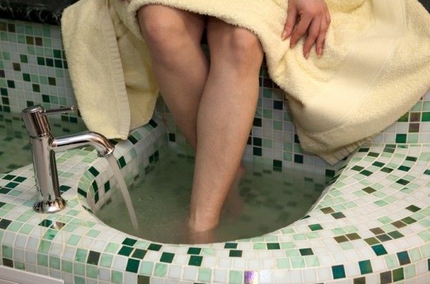 Сидячие ванны на основе лавового листа очень эффективны при лечении цистита