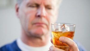 Как спиртное влияет на появление отеков